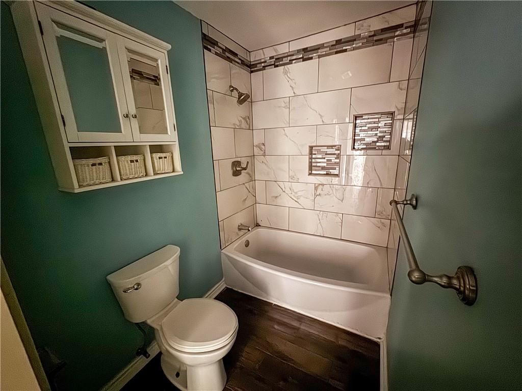 702 Jefferson St Property Photo 12