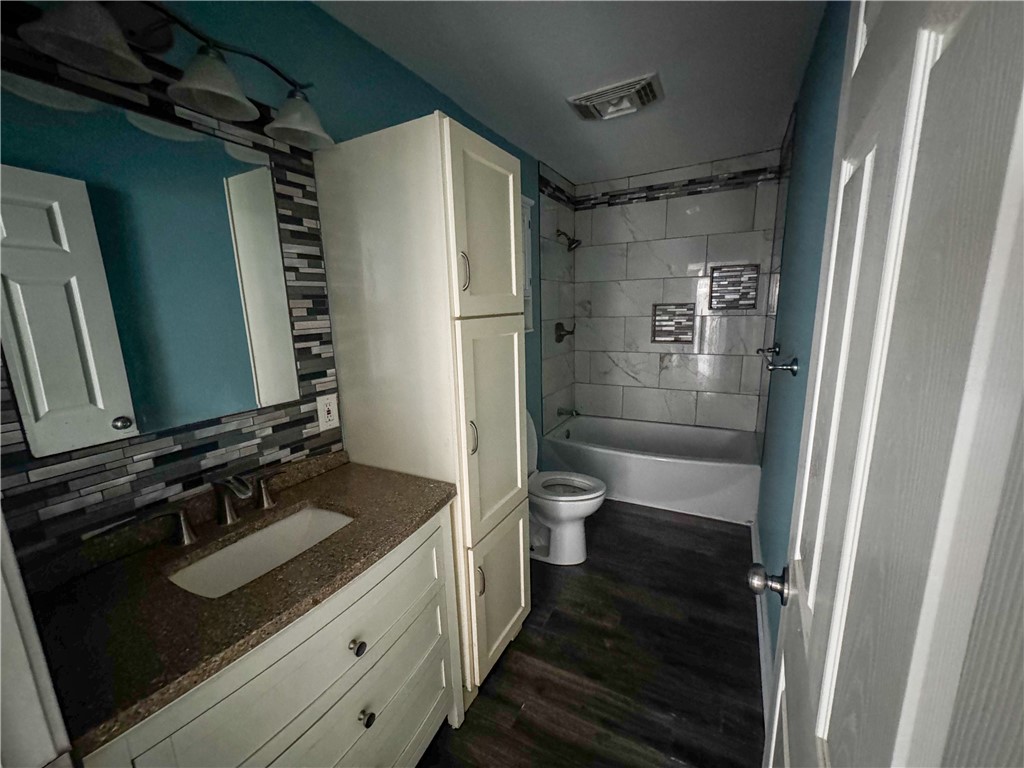 702 Jefferson St Property Photo 18