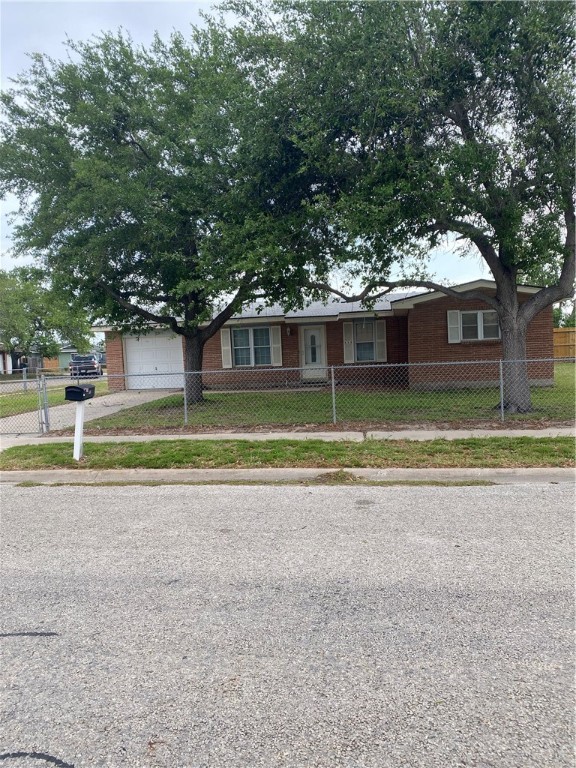 650 Aristocrat Dr Property Photo 1