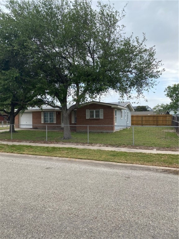 650 Aristocrat Dr Property Photo 2