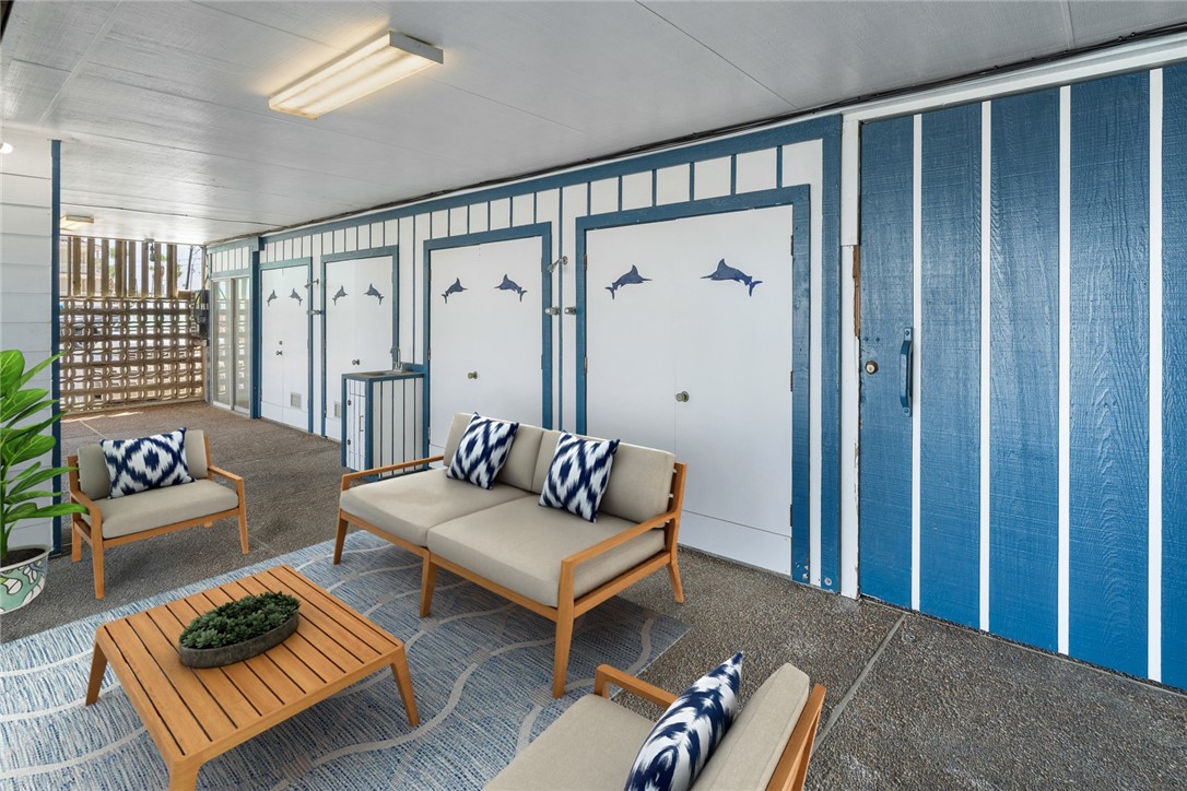 318 W Cotter Ave 2 Property Photo 6