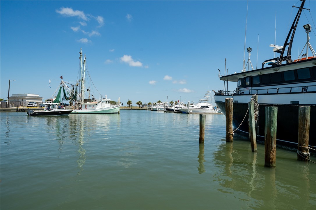 318 W Cotter Ave 2 Property Photo 10