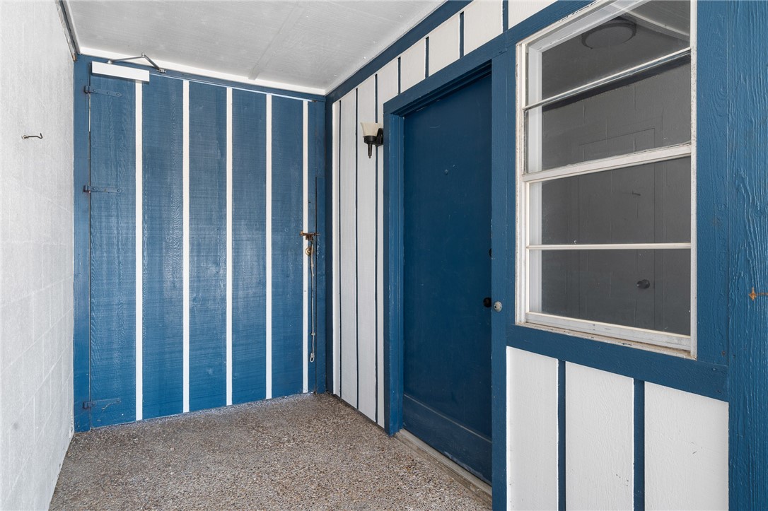 318 W Cotter Ave 2 Property Photo 17