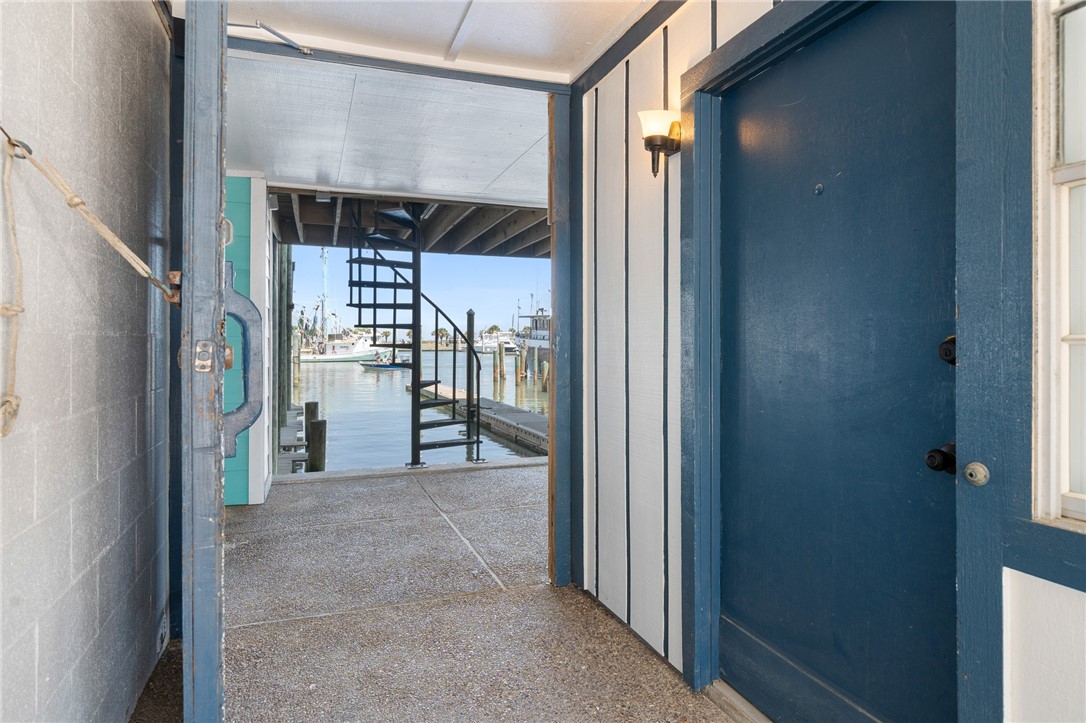 318 W Cotter Ave 2 Property Photo 18