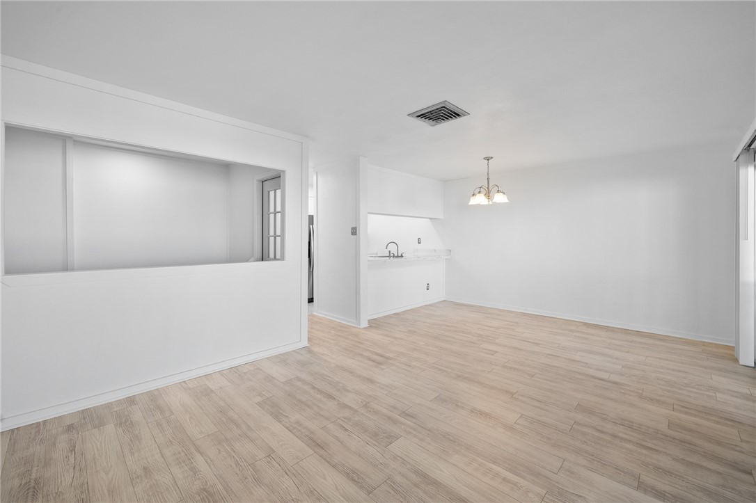 318 W Cotter Ave 2 Property Photo 30