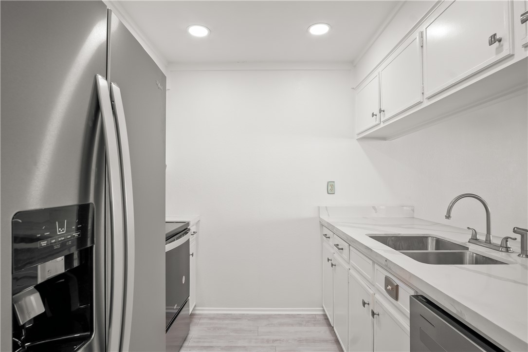 318 W Cotter Ave 2 Property Photo 32