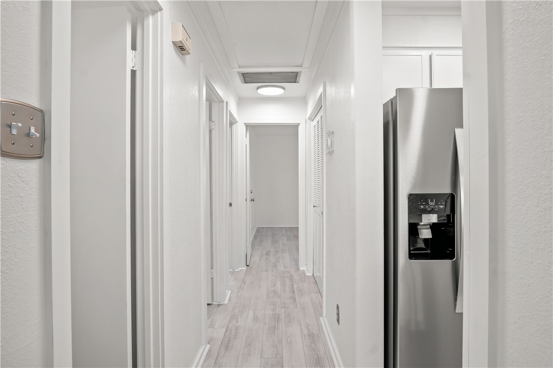 318 W Cotter Ave 2 Property Photo 34