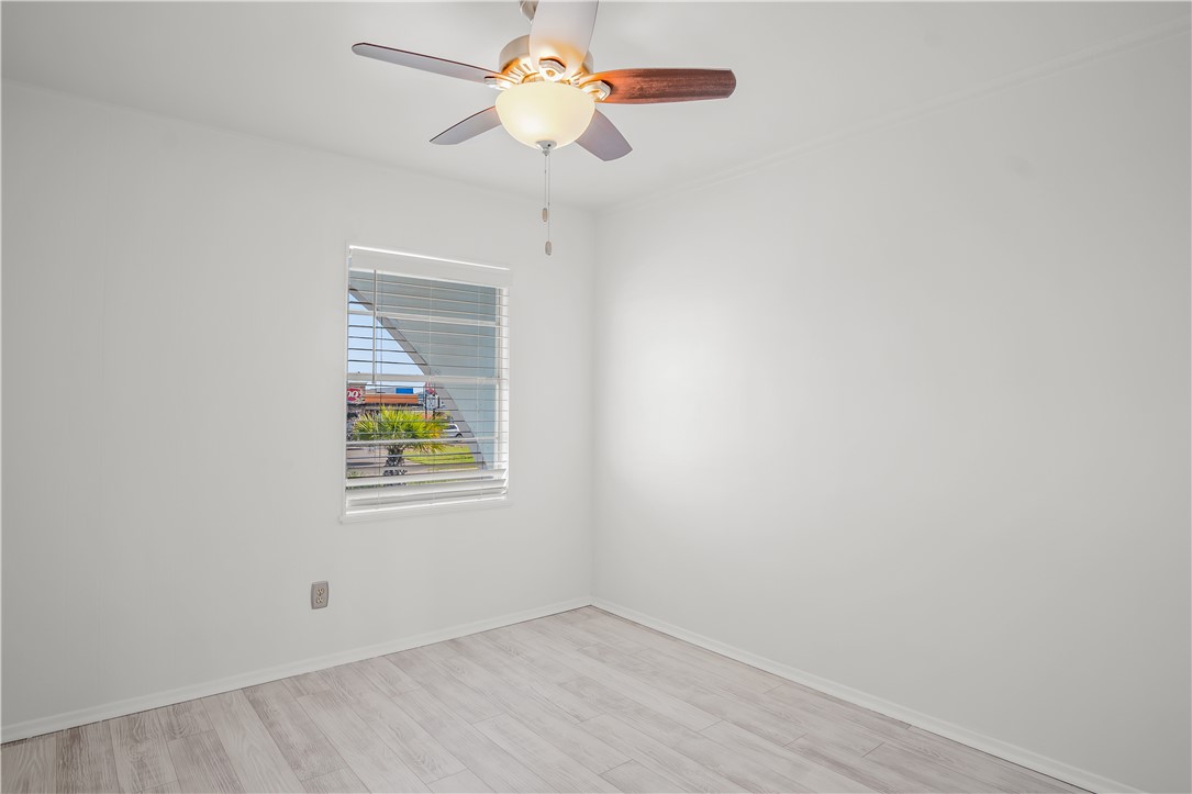 318 W Cotter Ave 2 Property Photo 35