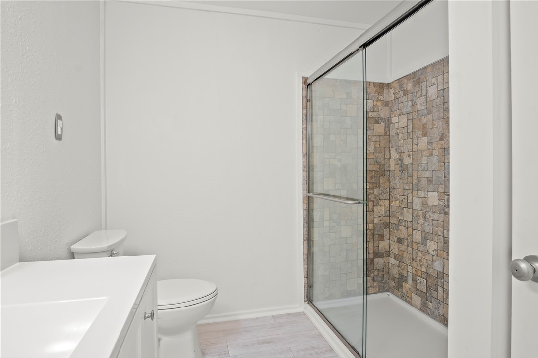 318 W Cotter Ave 2 Property Photo 38