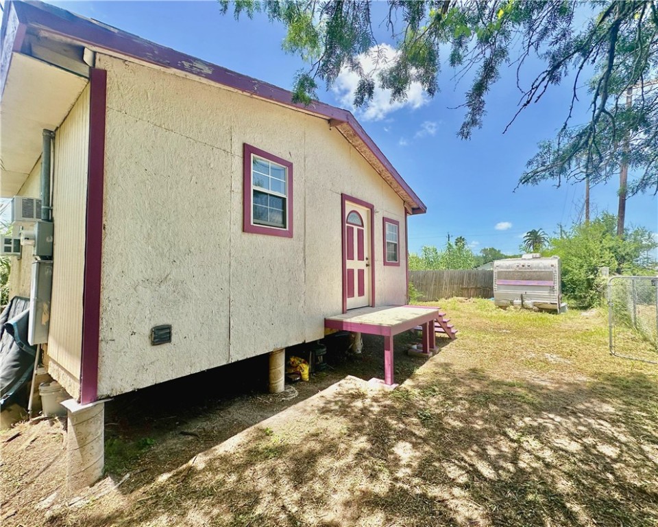 600 S Rachal St Property Photo 4