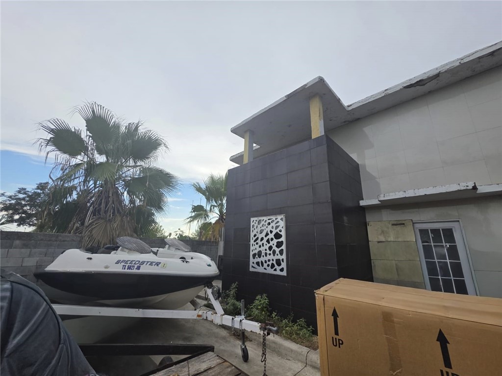 908 S 15th St Property Photo 2