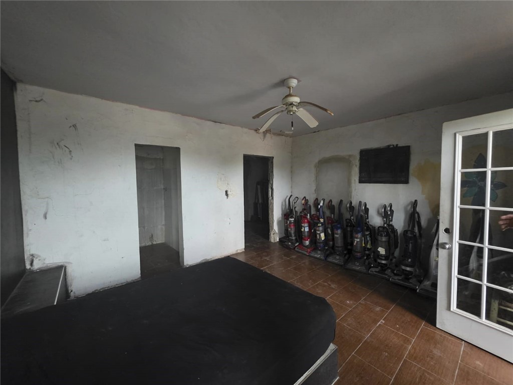 908 S 15th St Property Photo 3