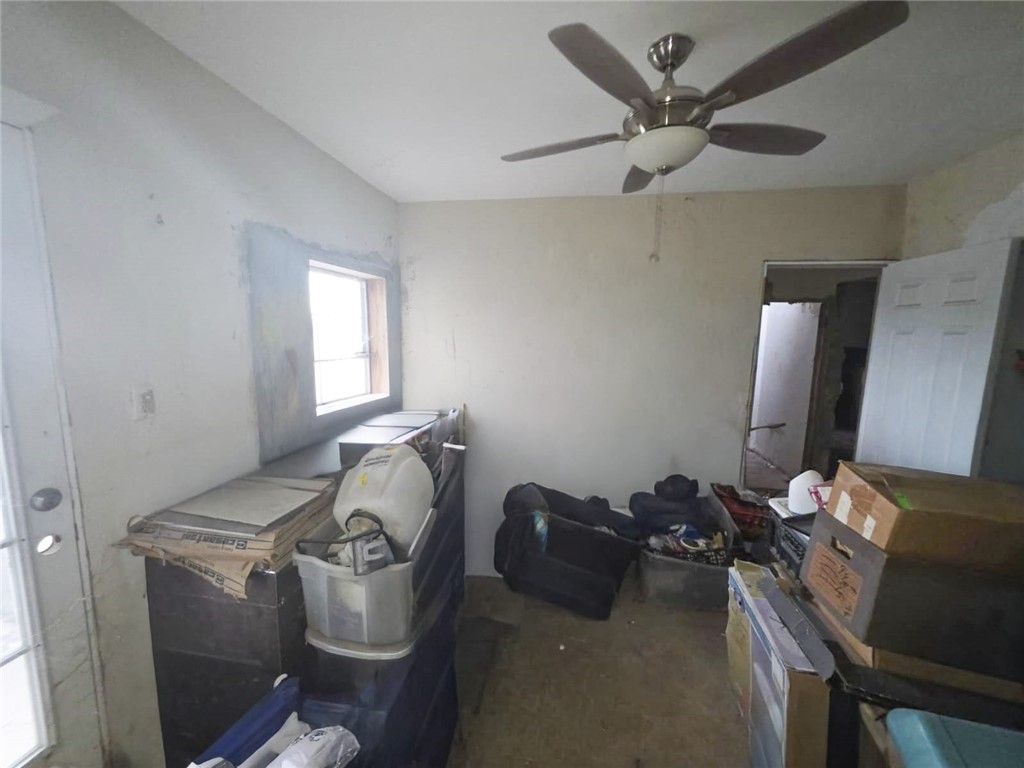 908 S 15th St Property Photo 5