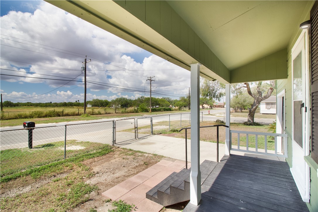 901 E 5th Property Photo 10