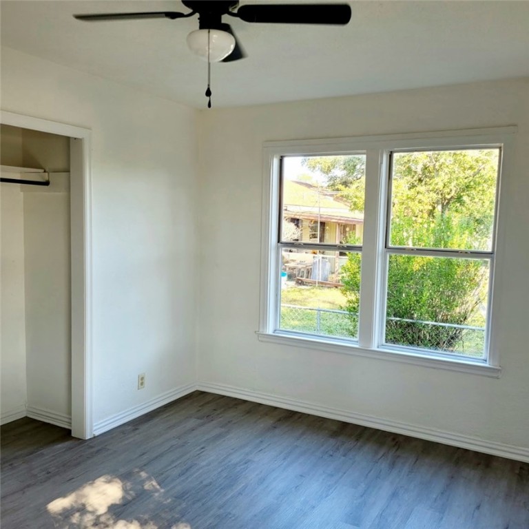 901 E 5th Property Photo 13