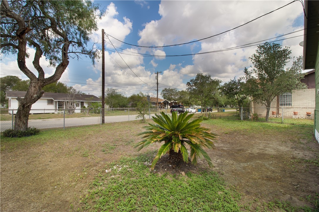 901 E 5th Property Photo 20