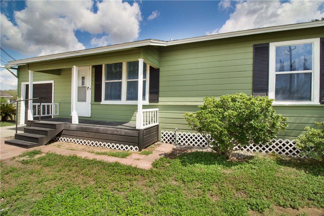 901 E 5th Property Photo 21