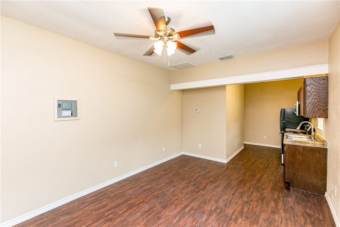 1005 Furman Ave 2 Property Photo 2