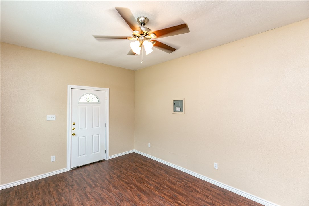 1005 Furman Ave 2 Property Photo 4