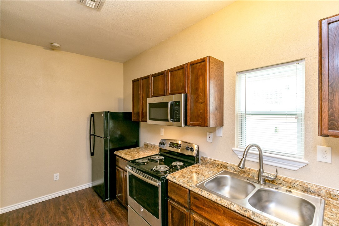 1005 Furman Ave 2 Property Photo 5