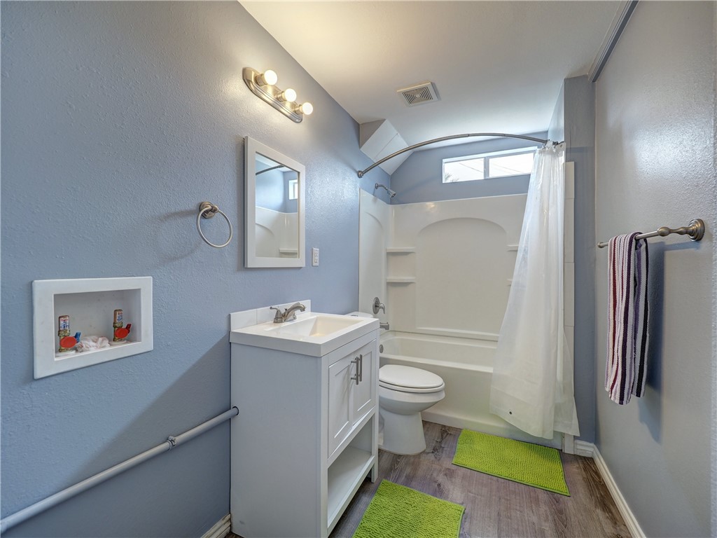 419 6th St Property Photo 18