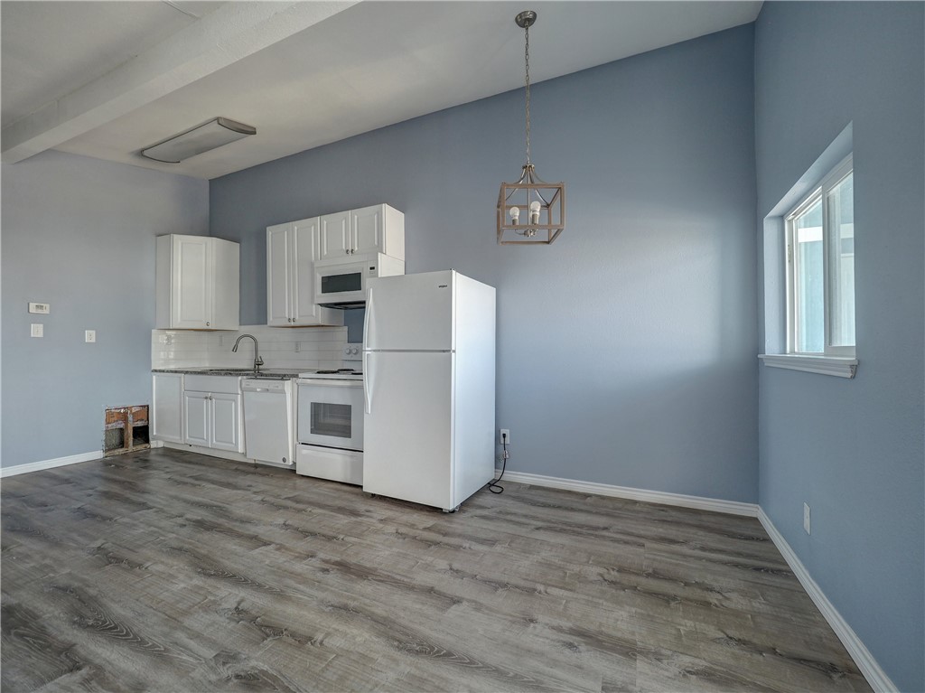 419 6th St Property Photo 32