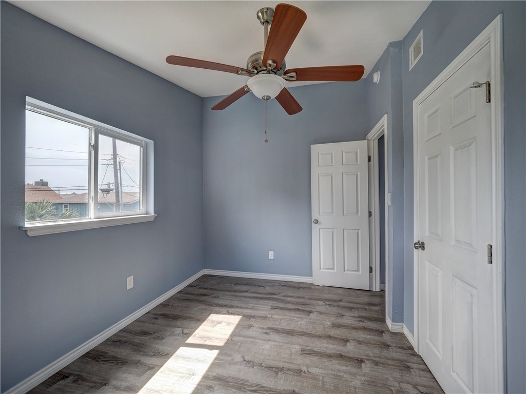 419 6th St Property Photo 39