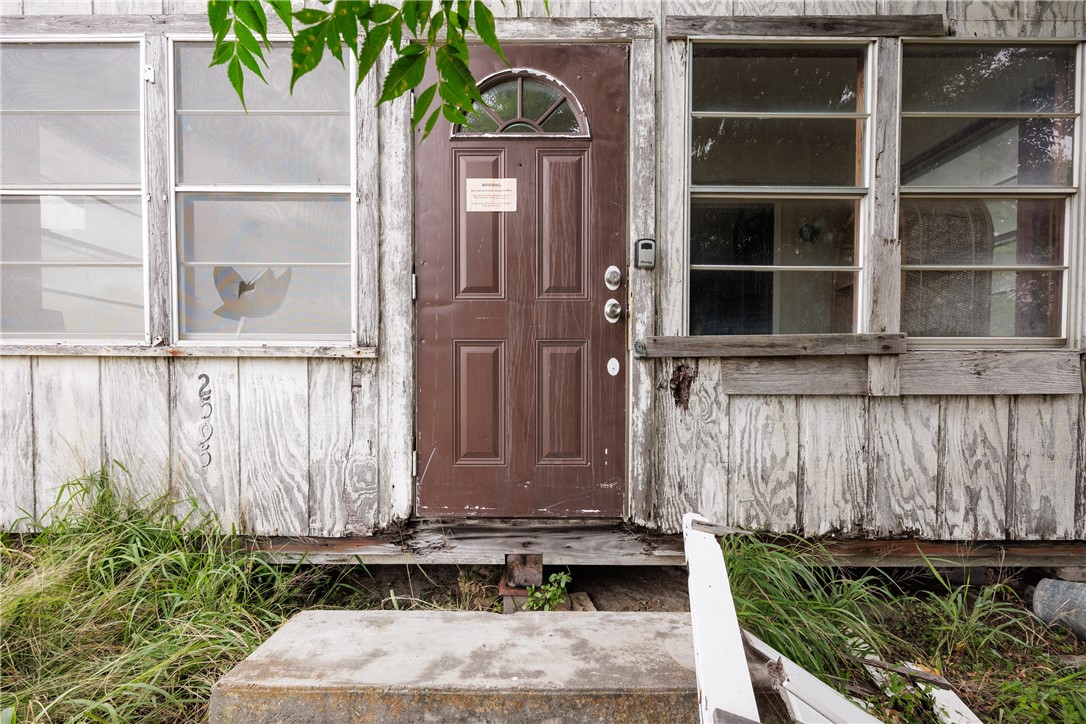 2595 Arkansas St Property Photo 2