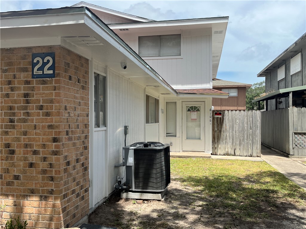 6106 Hidden Cove Property Photo 1