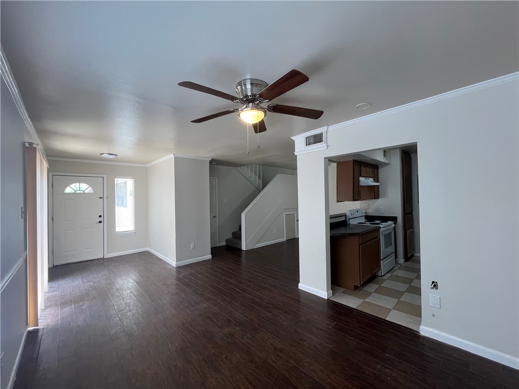 6106 Hidden Cove Property Photo 2