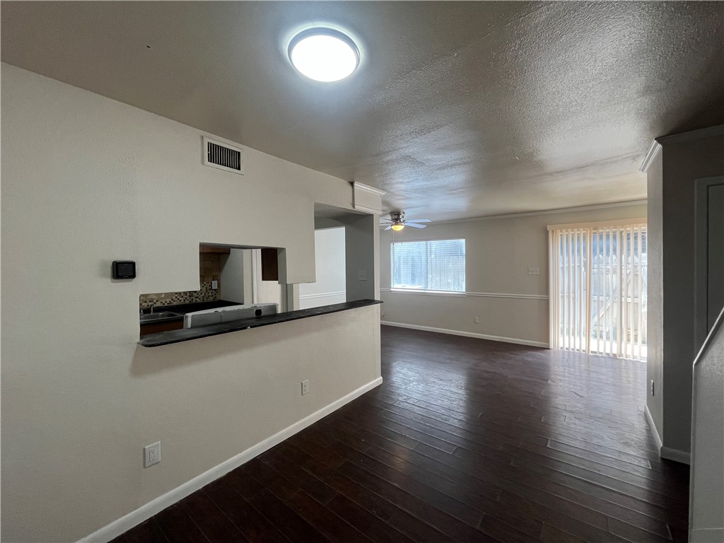 6106 Hidden Cove Property Photo 4