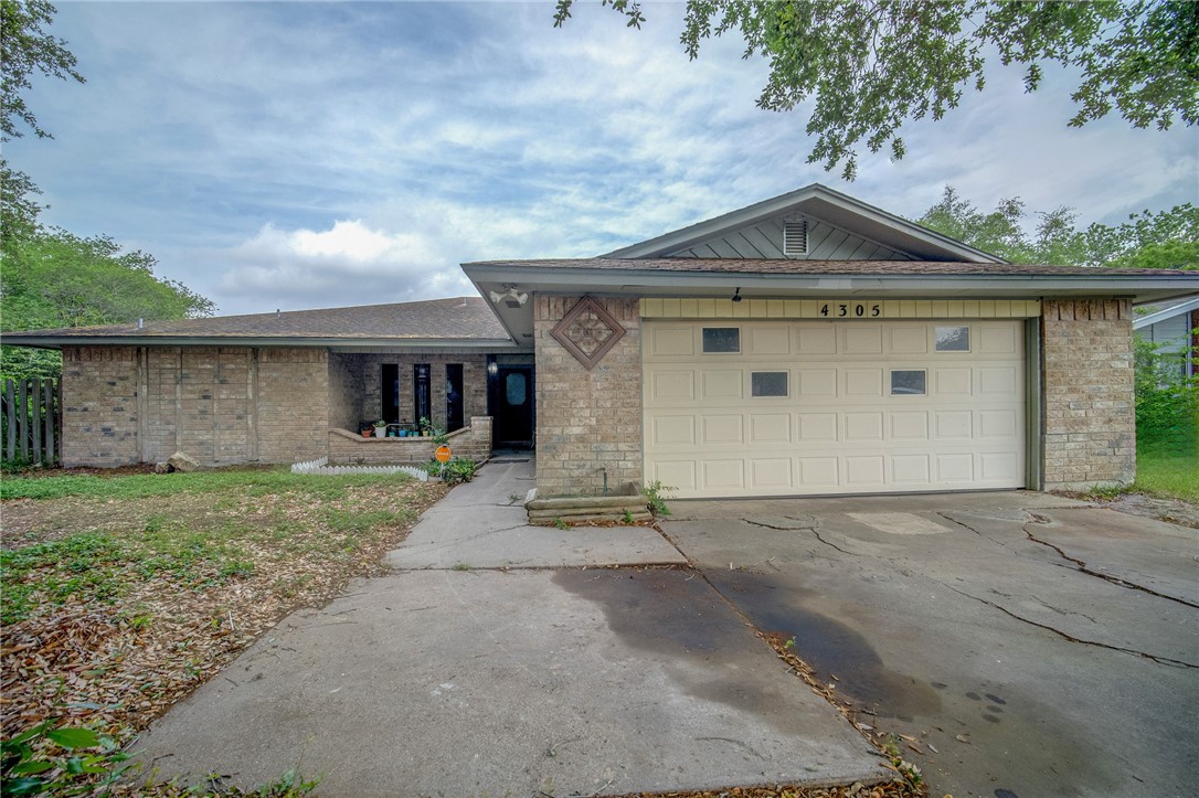 4305 Lavaca River Ct Property Photo 1