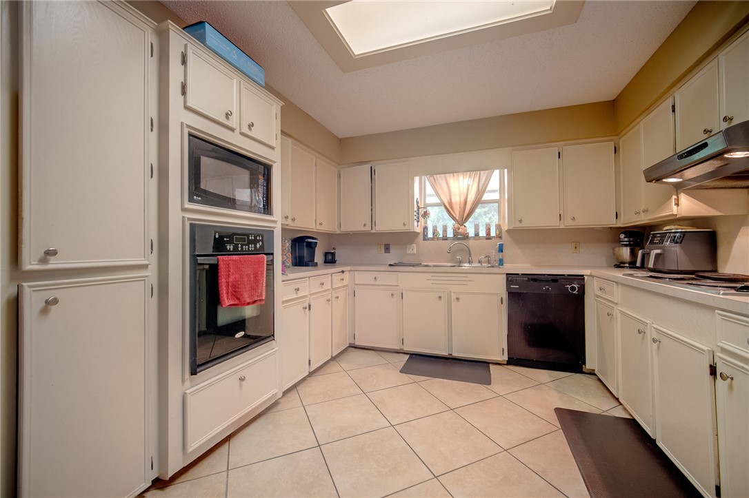 4305 Lavaca River Ct Property Photo 4