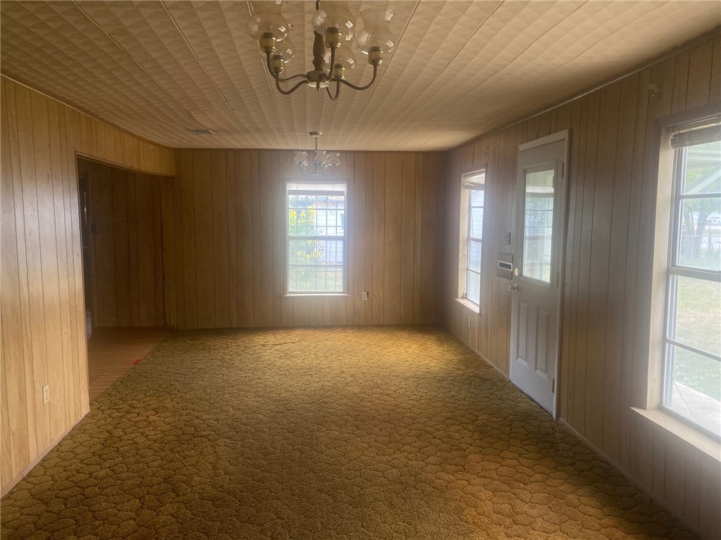 813 E Yoakum Ave Property Photo 3