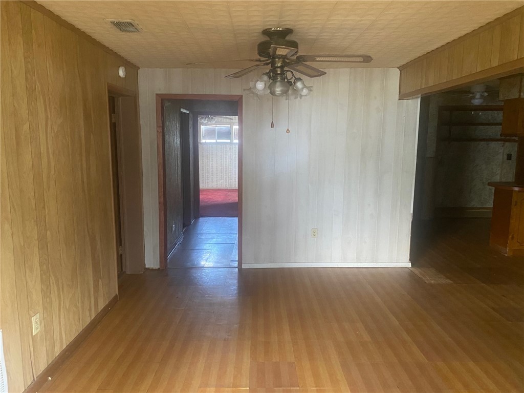 813 E Yoakum Ave Property Photo 5