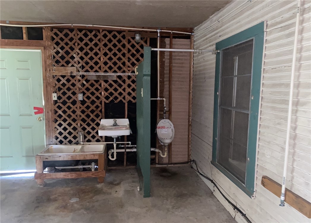 813 E Yoakum Ave Property Photo 13