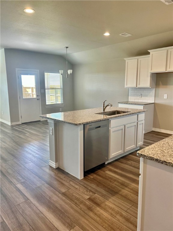 2829 Excelsior Blvd Property Photo 3