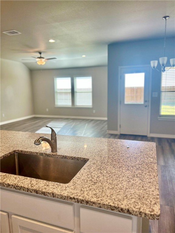 2829 Excelsior Blvd Property Photo 6