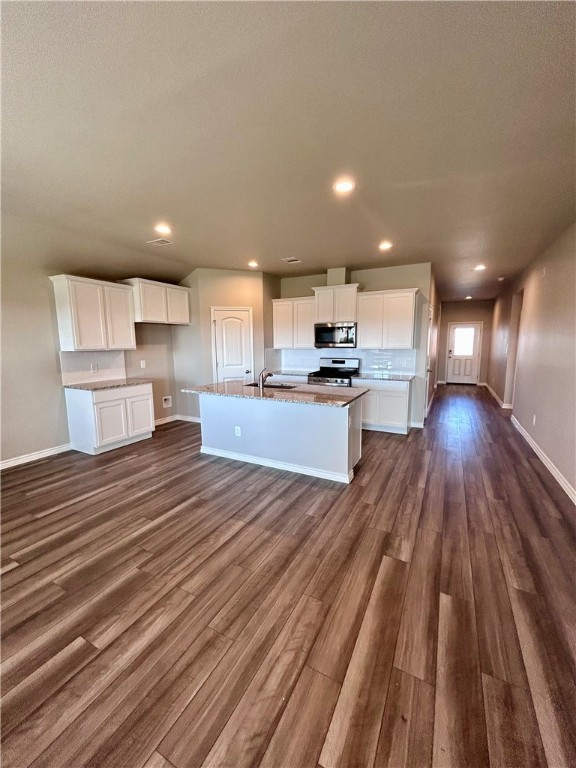 2829 Excelsior Blvd Property Photo 7