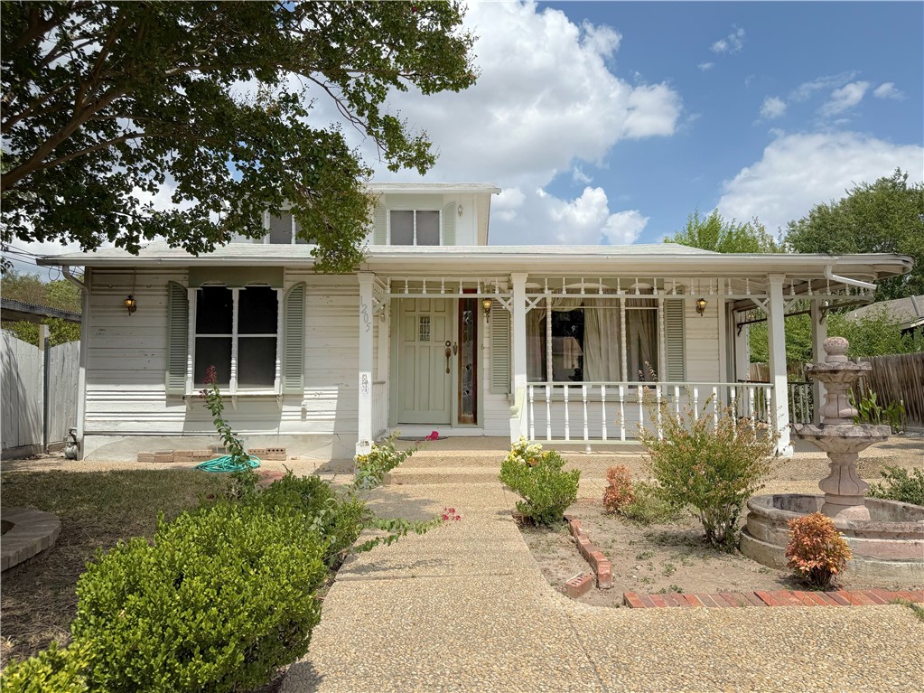 1205 W Pyron Ave Property Photo 1