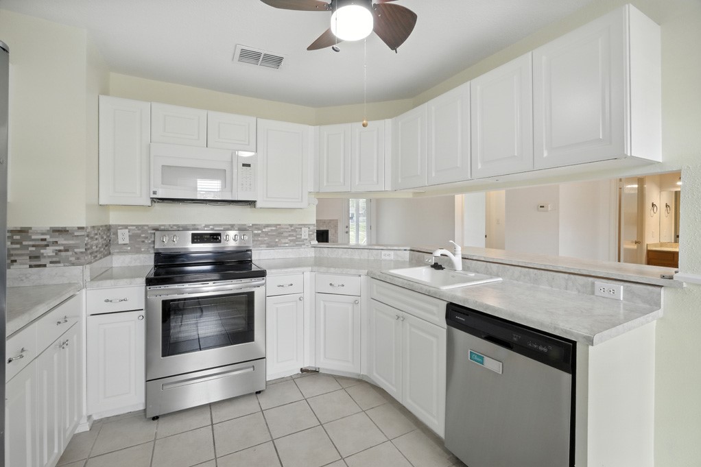 221 Marion Dr Property Photo 8