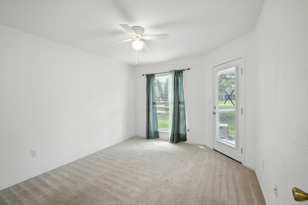 221 Marion Dr Property Photo 11