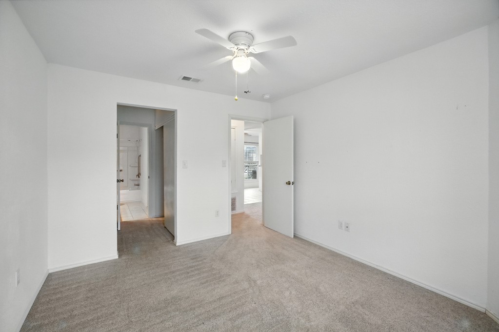 221 Marion Dr Property Photo 12