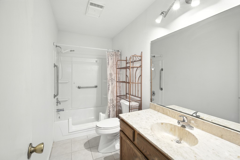 221 Marion Dr Property Photo 15