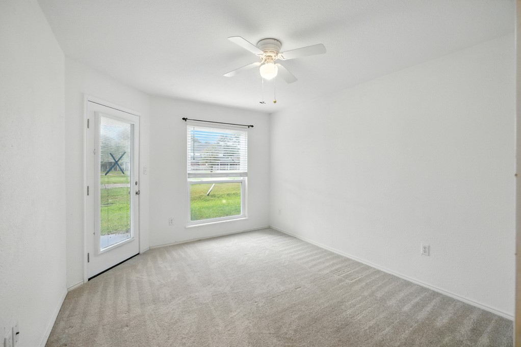 221 Marion Dr Property Photo 16