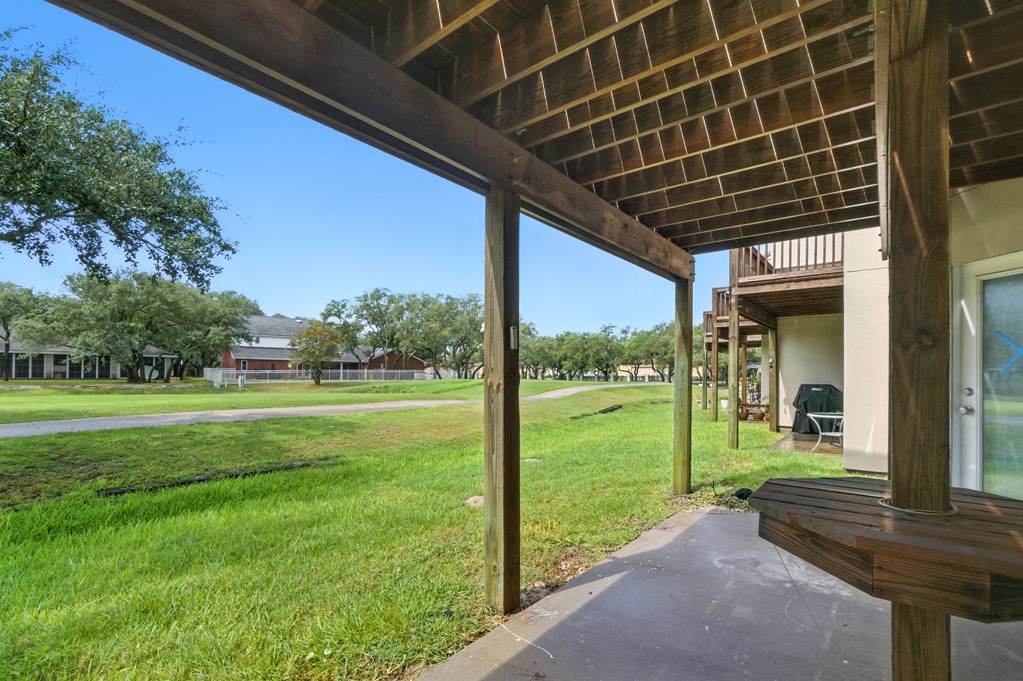 221 Marion Dr Property Photo 22