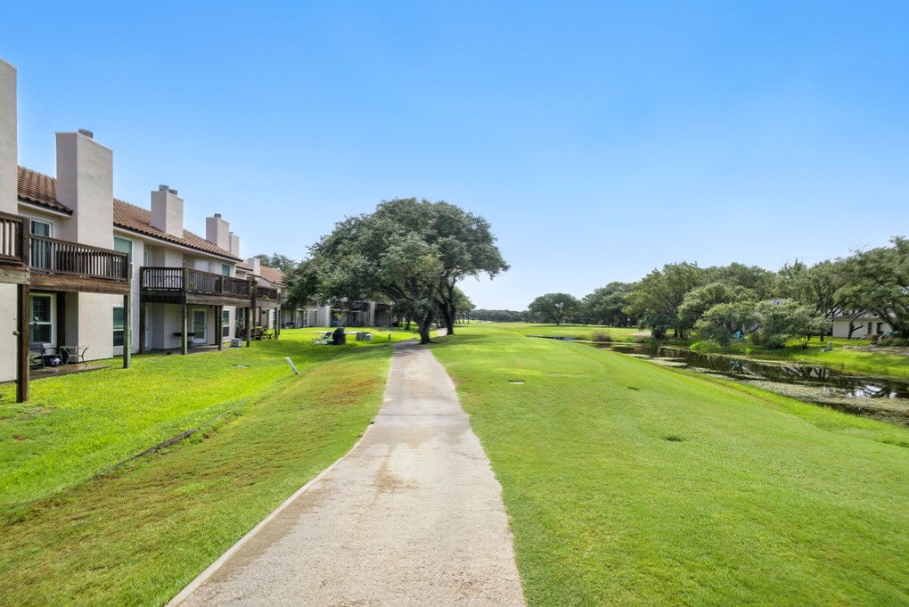 221 Marion Dr Property Photo 23