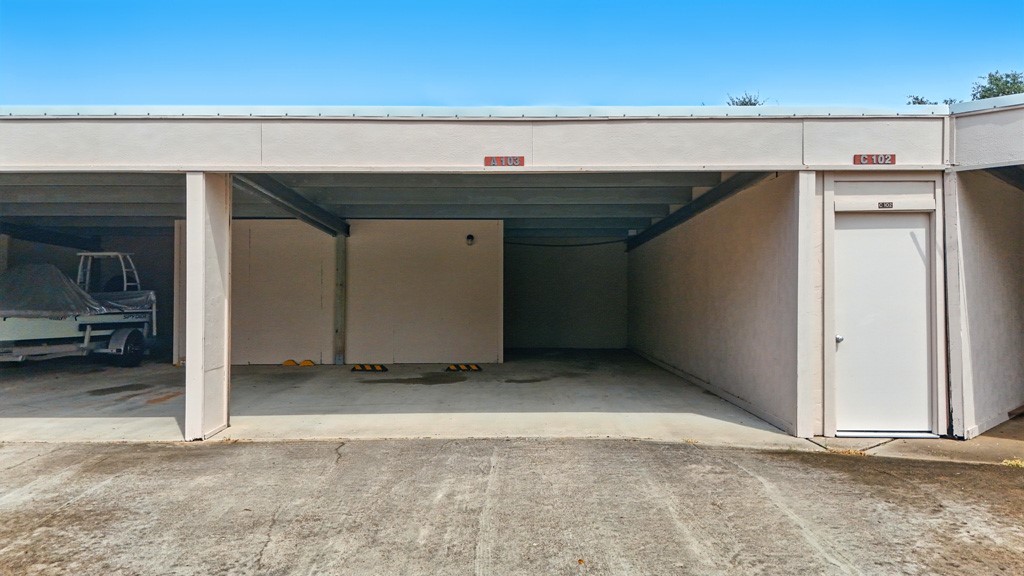 221 Marion Dr Property Photo 26