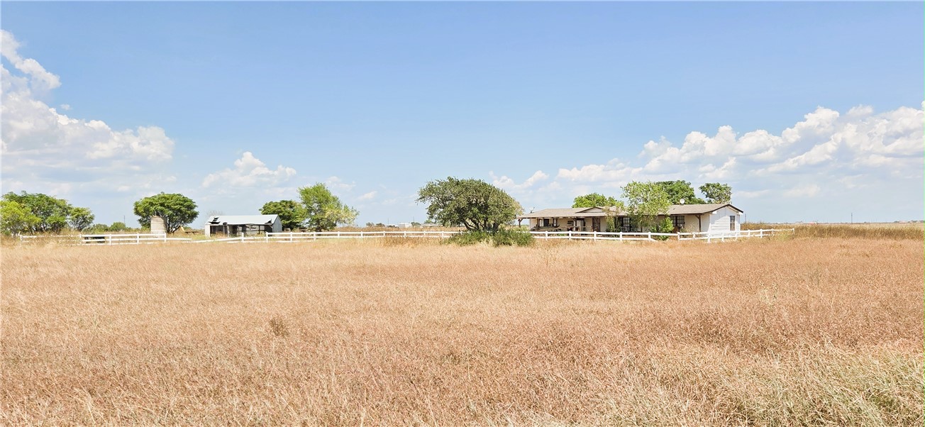 15526 County Road 1510 Property Photo 2