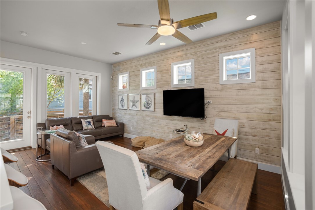 147 W Brundrett Ave Property Photo 11